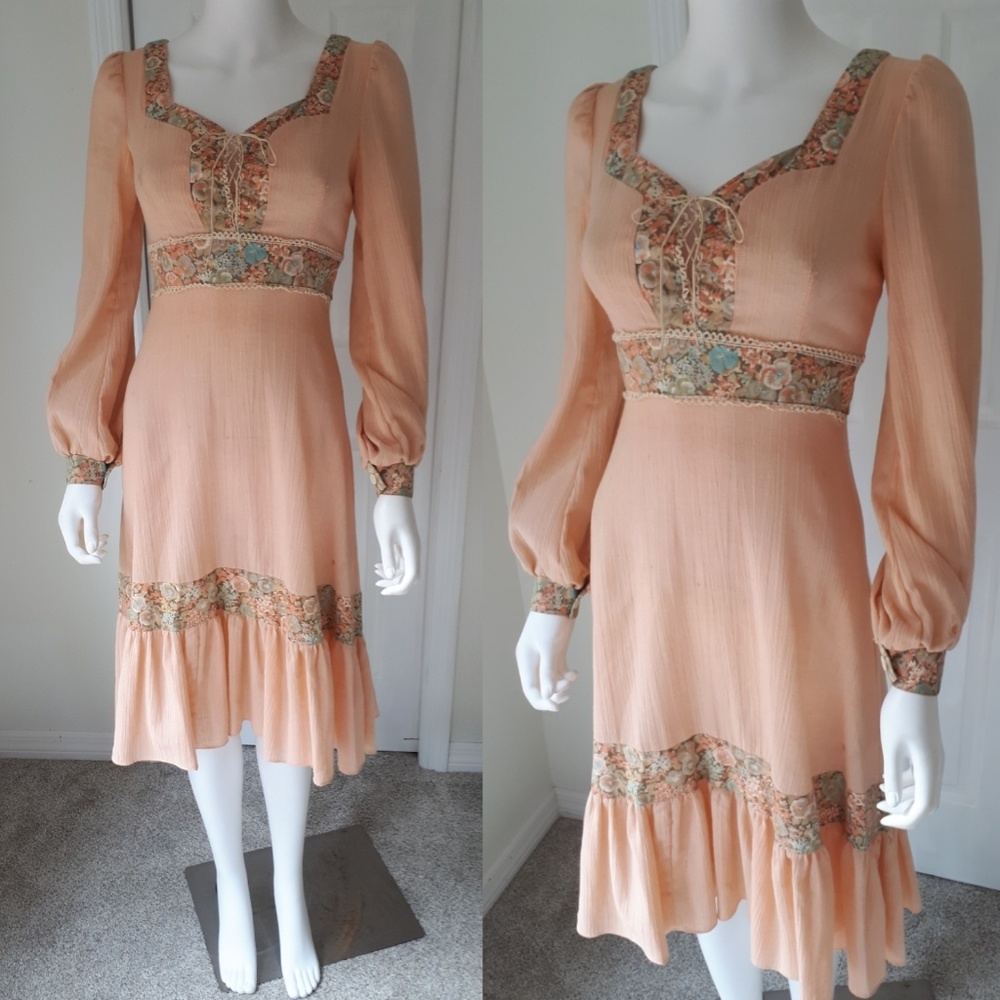Vintage 1970's Boho Peach Prairie Dress